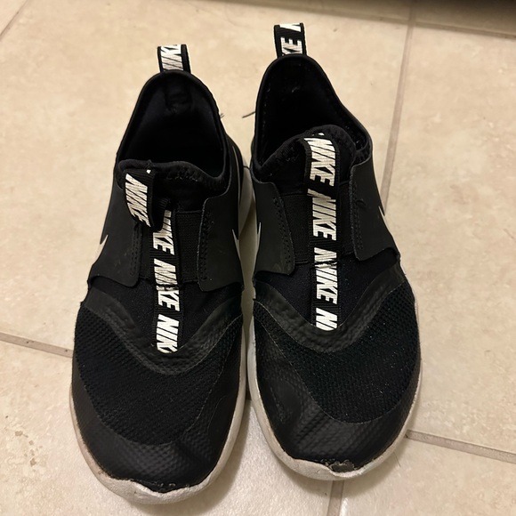 Nike running shoes - Picture 2 of 2